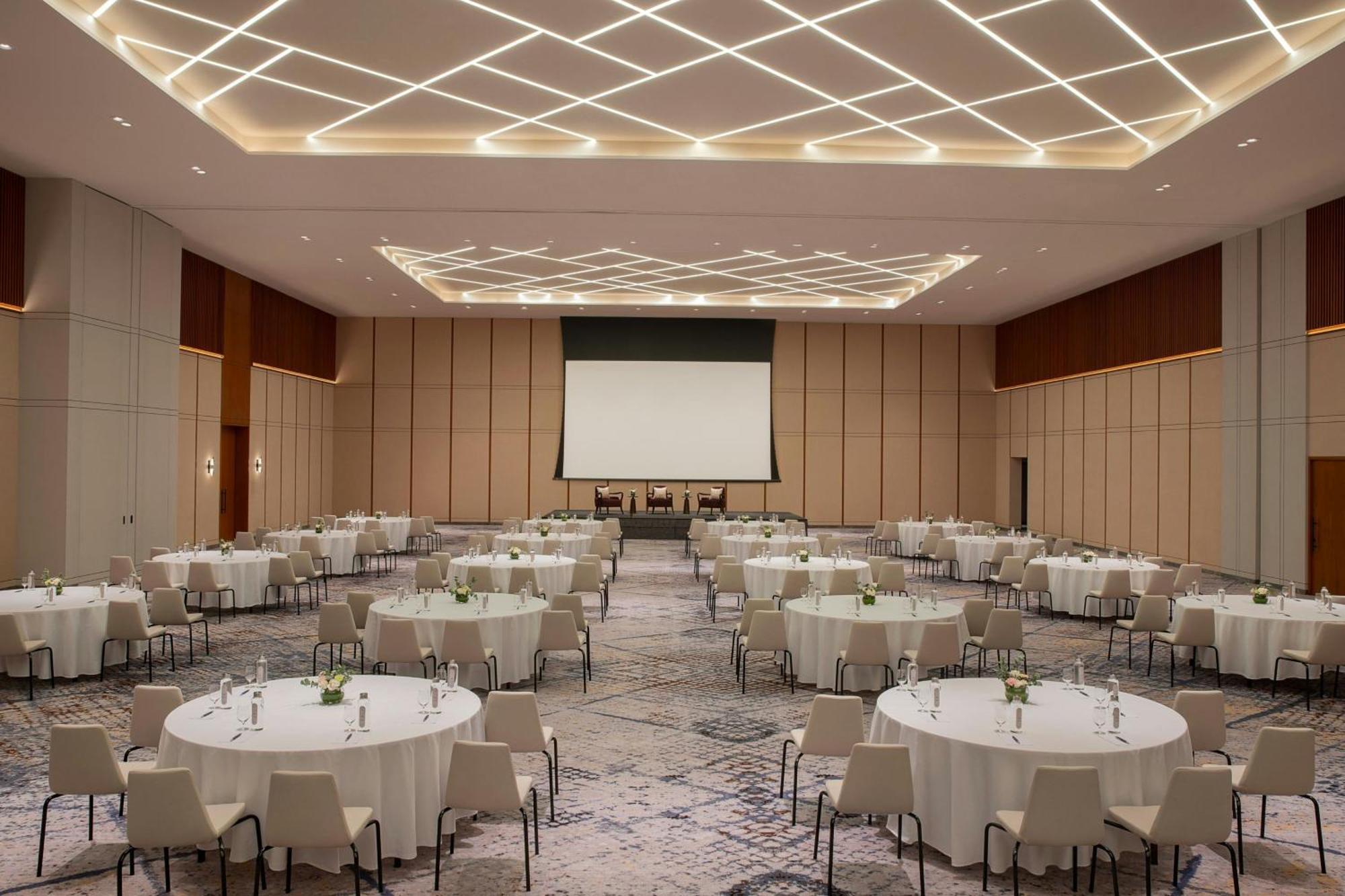 Sheraton Bahrain Hotel Manama Exterior photo