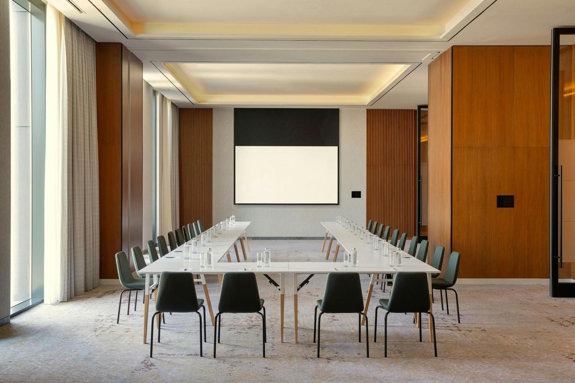 Sheraton Bahrain Hotel Manama Exterior photo